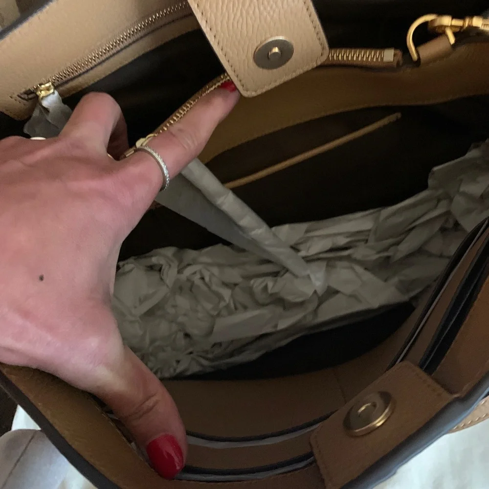 SOLD⛔️Authentic TORY BURCH pebbled leather Satchel/Crosby 2 compartments - Picture 15 of 16